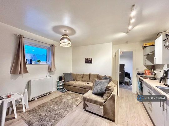 1 bedroom flat to rent - Photo 1