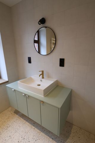 Een ruime gerenoveerde woning met 4 slaapkamers. - Foto 4