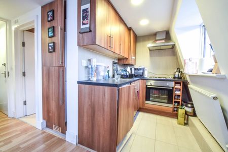 1 Bed Flat, Edith Road, W14 - Photo 3