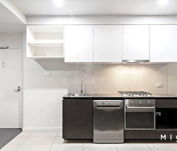 2405/568 Collins Street - Photo 4