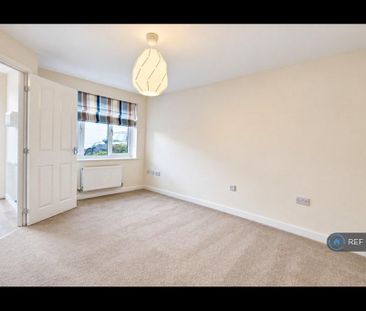 3 bedroom semi-detached house to rent - Photo 6