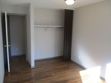 2 Bedroom Unit Across from Hospital!! - Photo 2