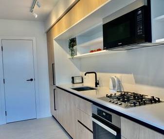 $2,600 / 1br - 530ft2 - 220ft2 Patio-Newly, Modern, Furnished Apart... - Photo 1