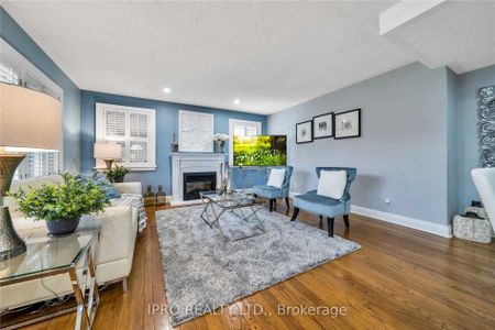 Detached Home For Lease | X8133476 - Photo 5