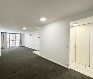 Modern Studio Apartment in the Heart of Sydney CBD - Photo 3