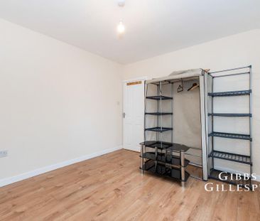 4 bedroom semi-detached house to rent - Photo 4