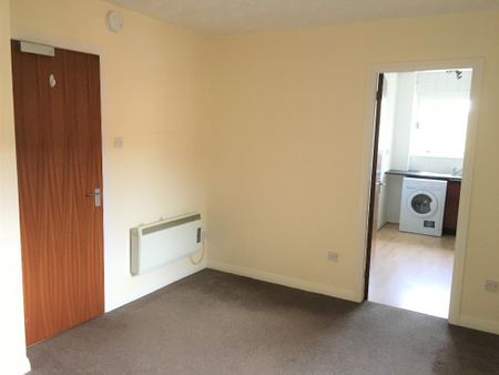 1 bedroom flat to rent - Photo 2