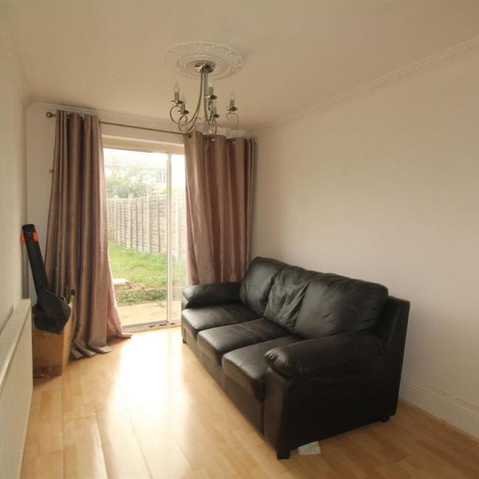 3 bedroom terraced house to rent - Photo 1