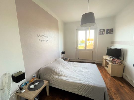 Location Appartement 5 pièces 74m² - Photo 1