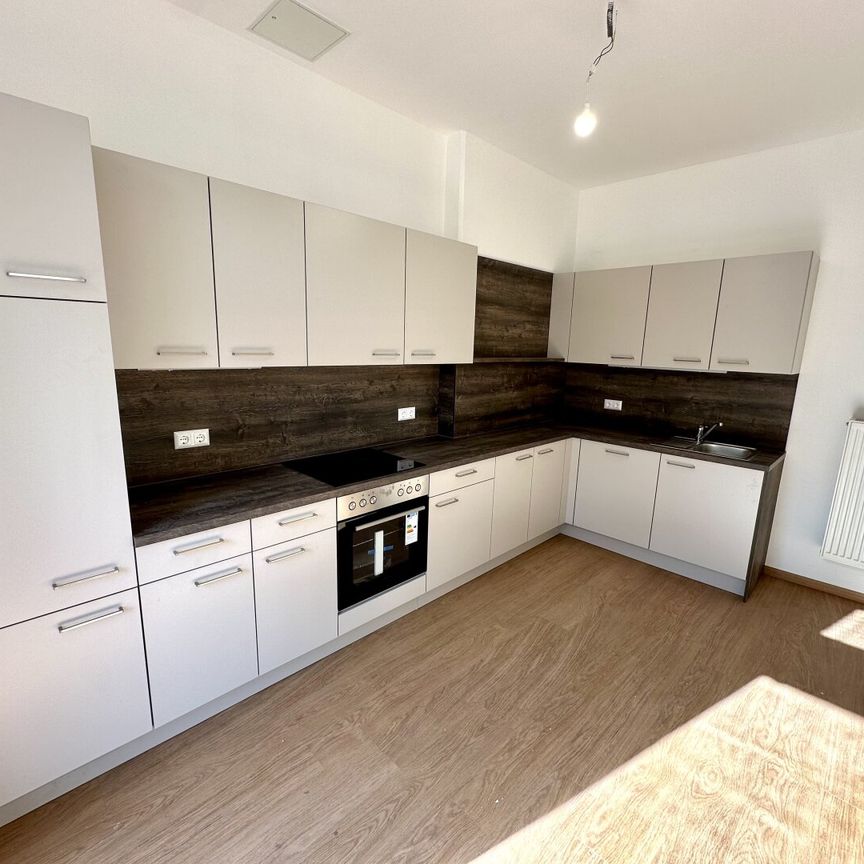 ERSTBEZUG nach Sanierung – 3-Zimmer-Altbauwohnung mit separater Küche und 2 Balkonen gegenüber der Alten Technik – TU-Graz – 3er-WG geeignet - Foto 1