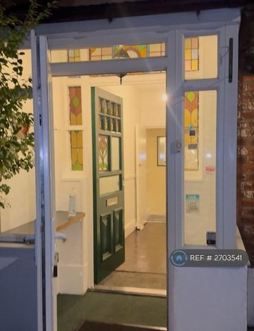 2 bedroom maisonette to rent - Photo 2