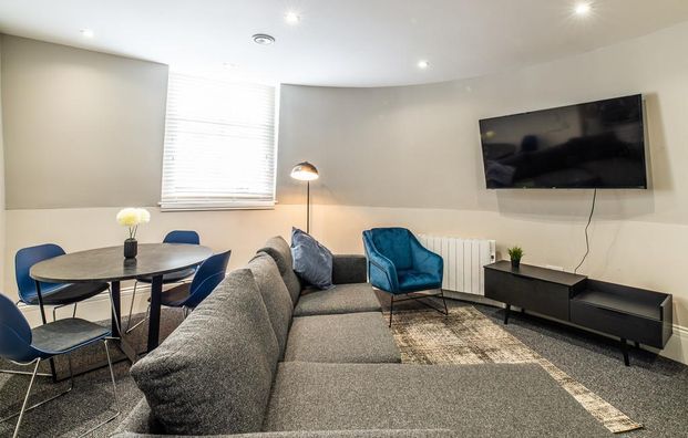 3 bedroom apartment to rent - Photo 1