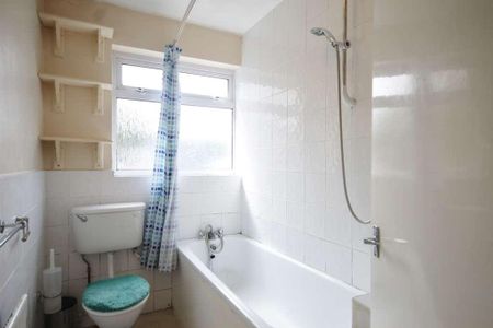 2 bedroom maisonette to rent - Photo 2