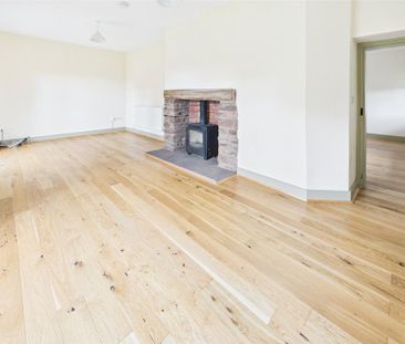 4 bedroom detached house to rent - Photo 4