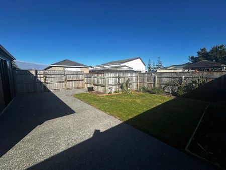 Modern family home - Photo 4