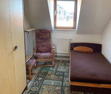 Kleine möblierte Wohnung, nur an Pendler/Wochenendheimfahrer - Photo 1