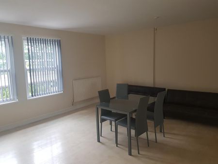 2 bedroom flat to rent - Photo 4
