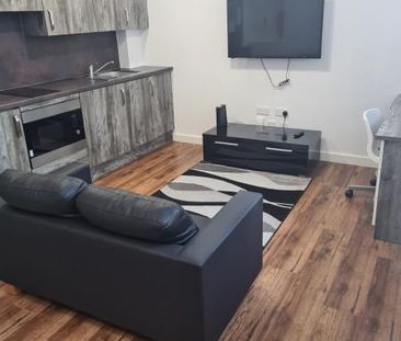 Studio to rent - Photo 1