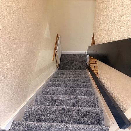 2 Bed Semi-Detached House, Campion Walk, LE4 - Photo 3