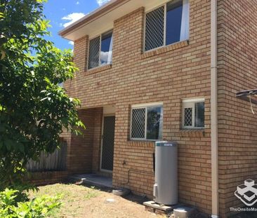 THREE BEDROOMS TOWNHOUSE WITH NEW AIR CONDITION - Photo 6