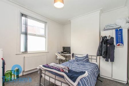 4 bed Shared House for Rent - Photo 3