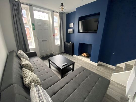 1 bedroom in a house share to rent - Photo 1