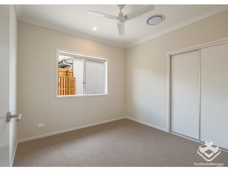 Brand New 4 Bedder Family House unbeatable LOW Price $615 pw - Photo 2