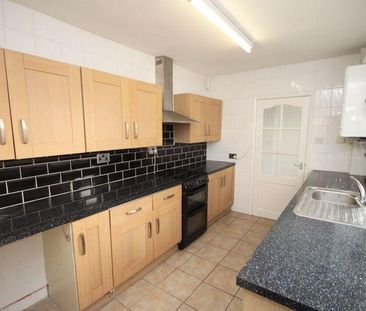 3 bedroom terraced house to rent - Photo 4