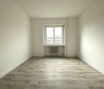Appartement rénové de 3.5 pièces avec balcon - Photo 2