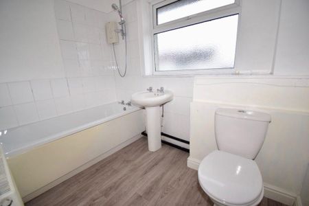 3 bedroom end of terrace house to rent - Photo 5