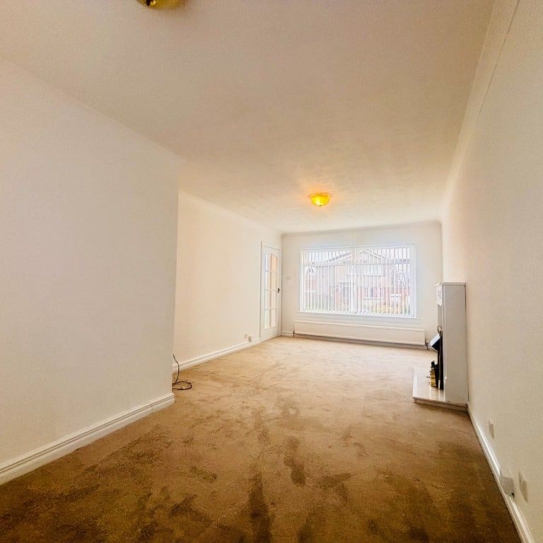 Muirlees Crescent, Glasgow, Milngavie, G62 7JA - Photo 1