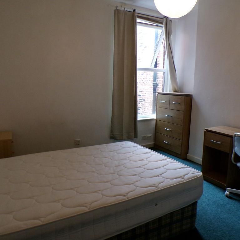 6 bedroom house to rent - Photo 1