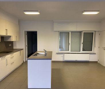 Gelijkvloers appartement met terras en 1 slaapkamer. - Foto 1