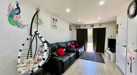 Beautiful 2 Bedroom Townhouse in Papakura - Photo 3
