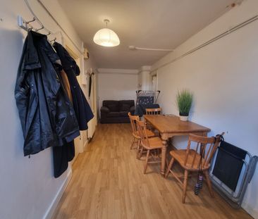 Room in a Shared Flat, Upper Brook Street, M13 - Photo 3
