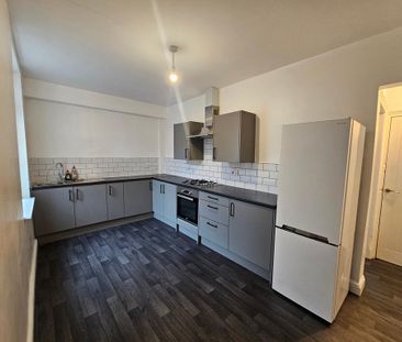 3 bedroom terraced house to rent - Photo 3