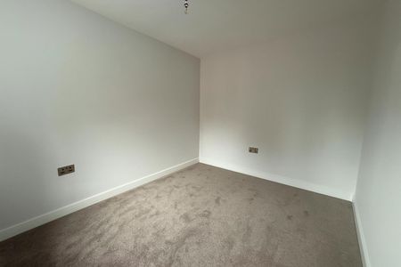 3 bedroom House To Let Total Size: 1045 SQ FT - Photo 3