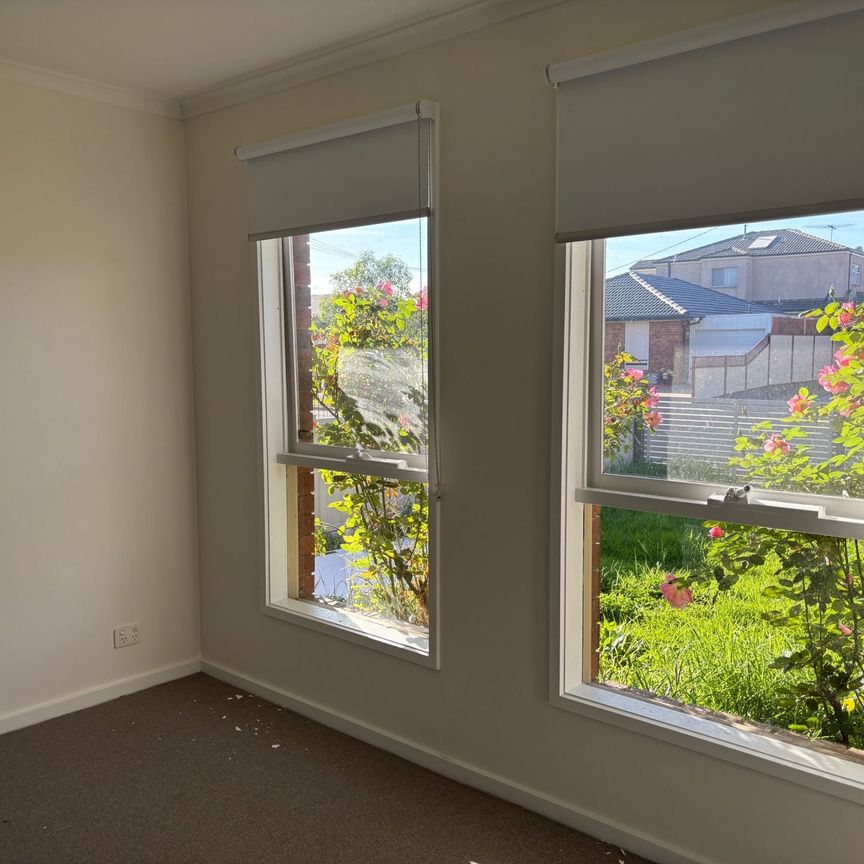 Charming Unit in Meadow Heights - Photo 1