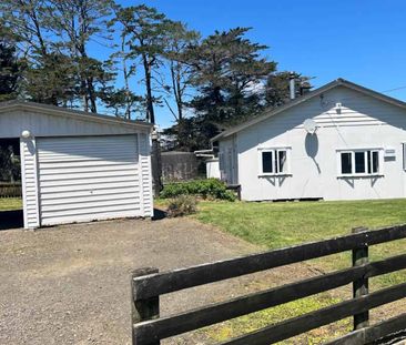 Cute 2 bedroom cottage - Photo 1