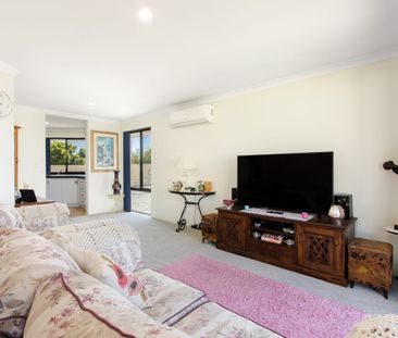 10 Fitzsimmonds Place, Leda WA 6170 - House For Rent | Domain - Photo 5