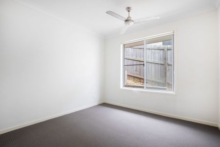 Modern & Spacious Family Home! - Photo 2