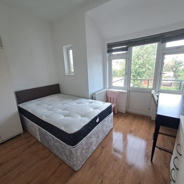 Room in a Shared House, Somerton Road, NW2 - Photo 1