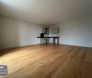 Location Appartement 3 pièces 69m² FONTENAY LE COMTE 85200 - Photo 5