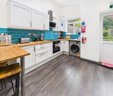 1 bedroom in a house share to rent - Photo 4