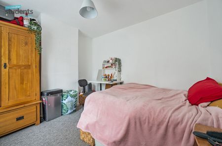 6 bedroom terraced house to rent - Photo 4