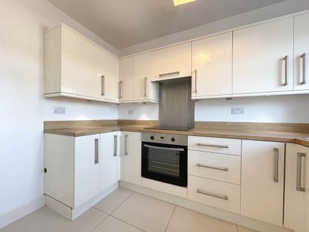 2 bedroom semi-detached house to rent - Photo 5
