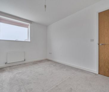 2 bedroom property to rent - Photo 1