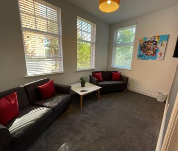 1 bedroom in a house share to rent - Photo 2