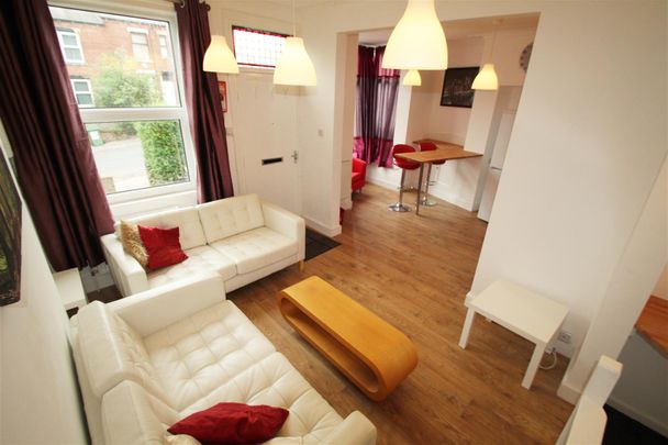 Wrangthorn Terrace, Hyde Park, LS6 1HH, Leeds - Photo 1