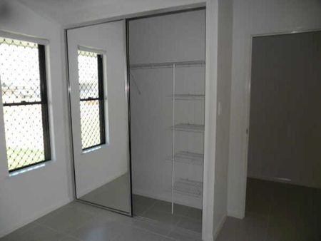 17 Epping Way, Mount Low - Photo 3